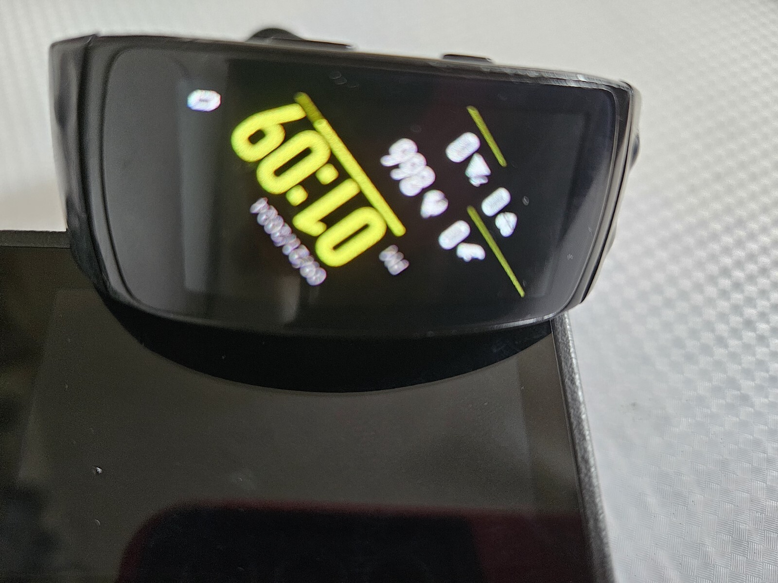 SAMSUNG SM-R365NZKAXAR Gear Fit2 Pro Grey Nylon Smartwatch Fitness Band (Large)