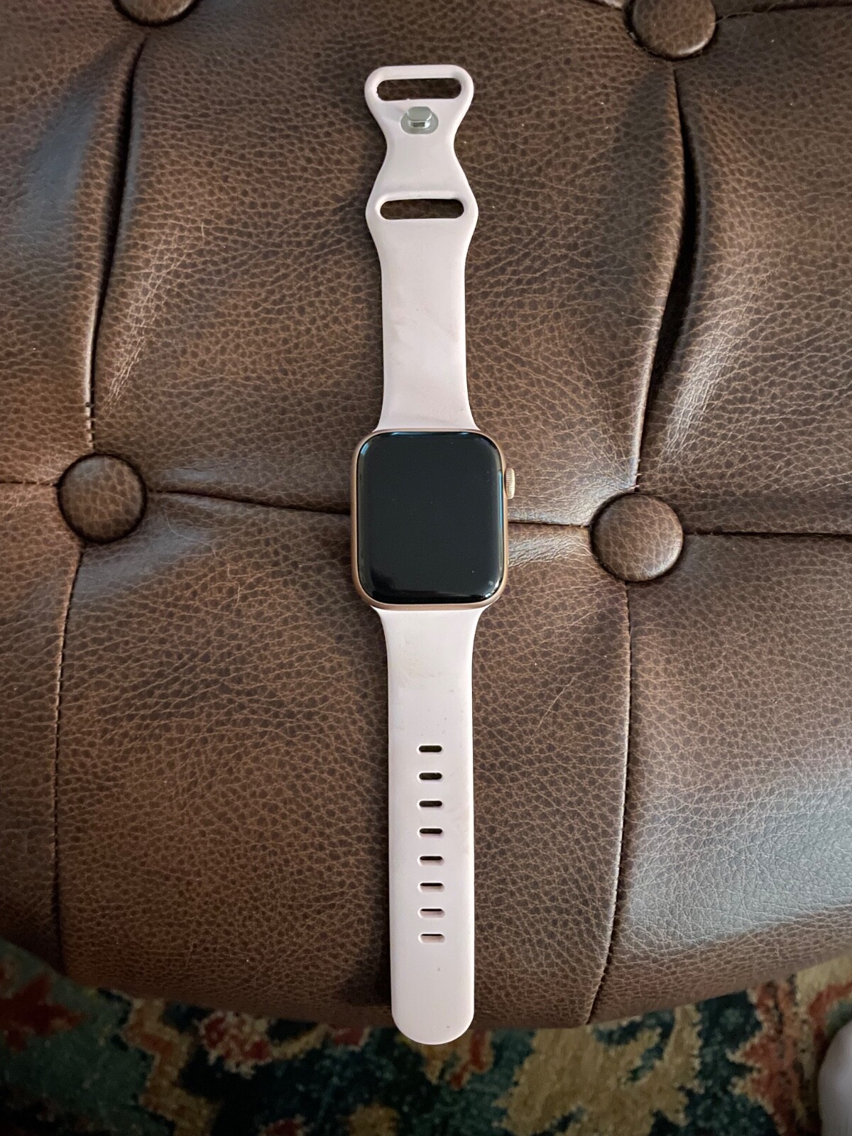 Apple Watch Series 6 40mm Gold Aluminum Case with Pink Sand Sport Band (GPS +…