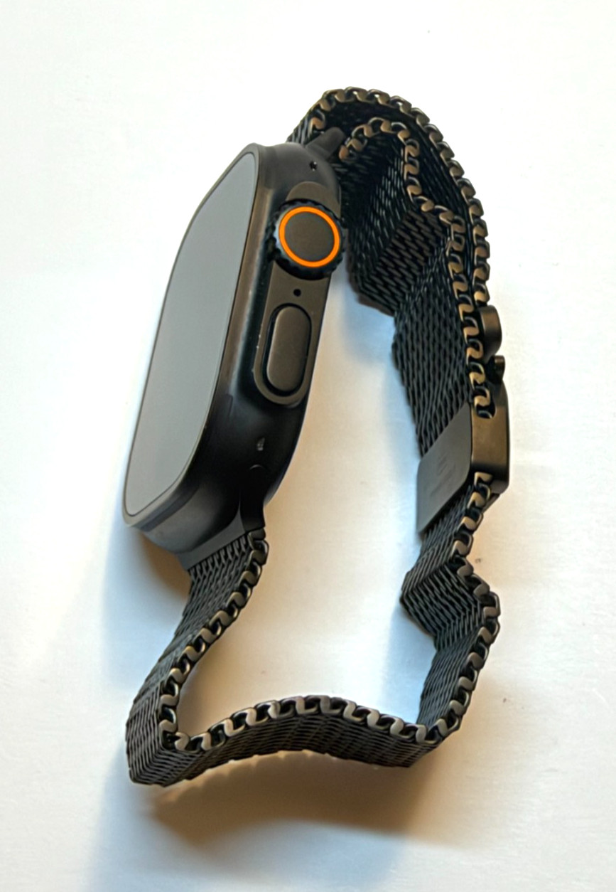 Apple Watch Ultra 2 | 49mm Black Titanium | Milanese Loop | 100% Battery