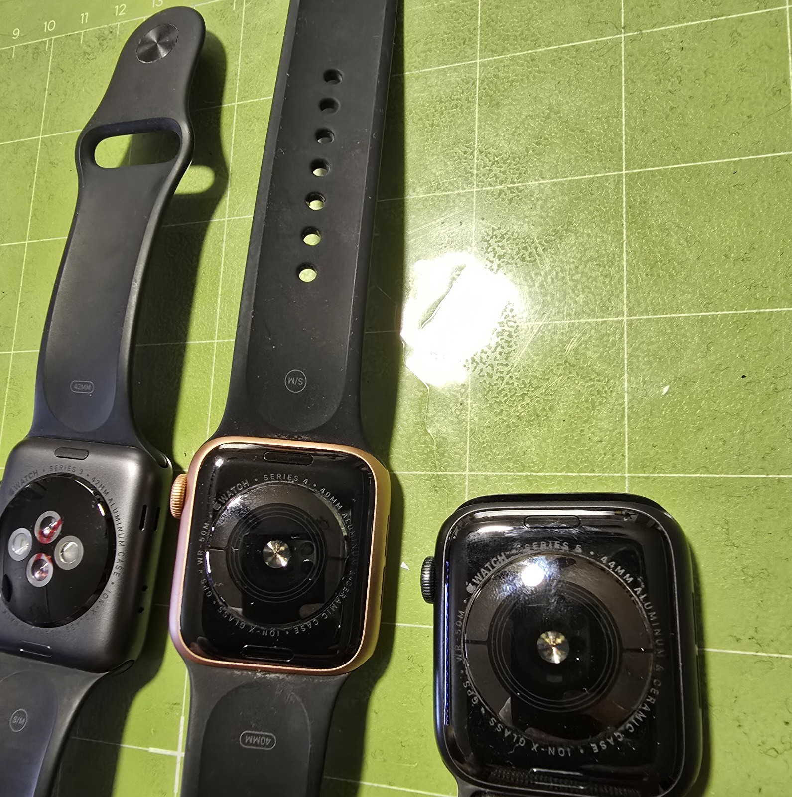 AS/IS Apple Watch Series 3 4 5 A2095 A1976 A1861 No Power