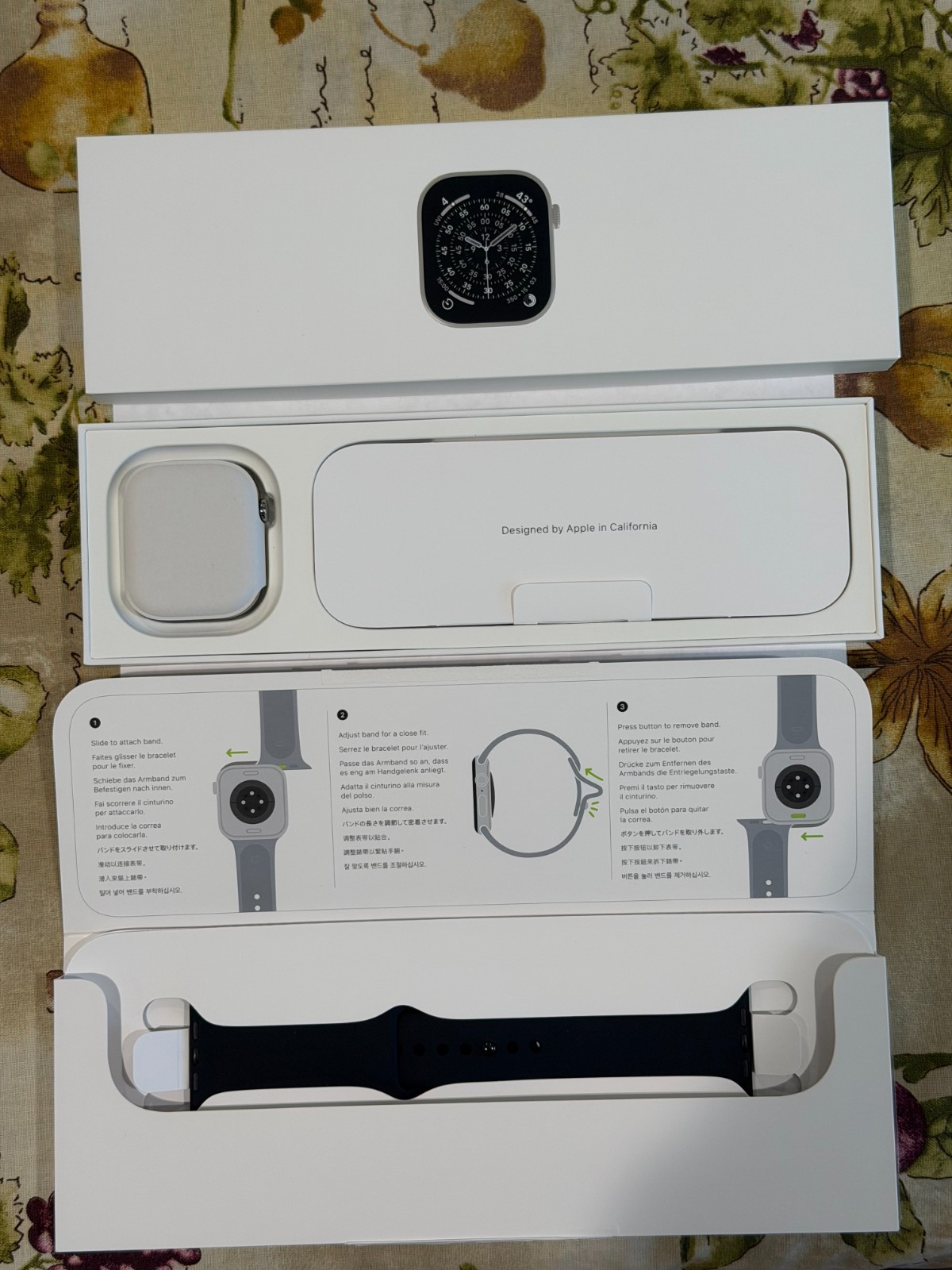 Apple Watch Series 11 GPS + Cellular, 46mm Natural Titanium Case Black Loop