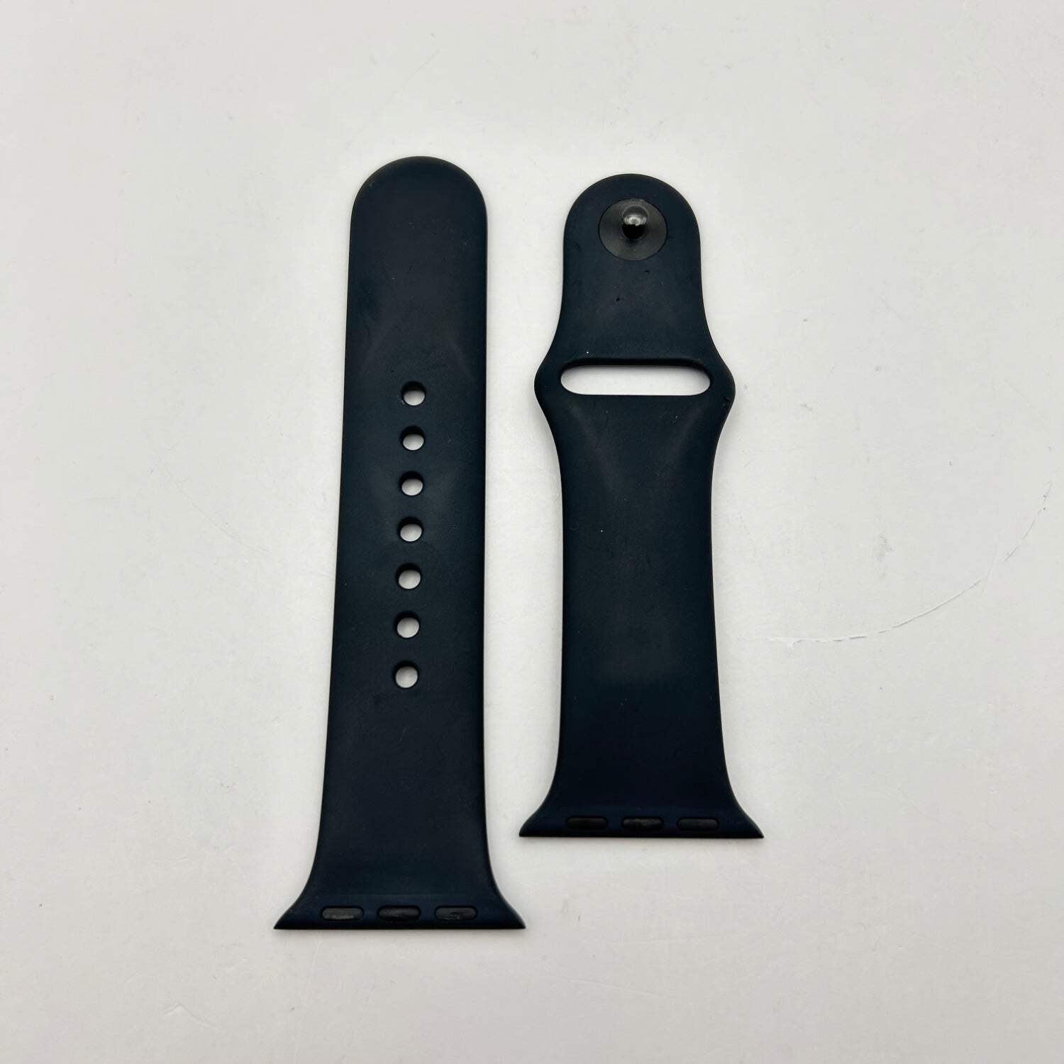 Unlocked Apple Watch SE 2nd Gen 40MM Aluminum Black Sport Band MRG63LL/A