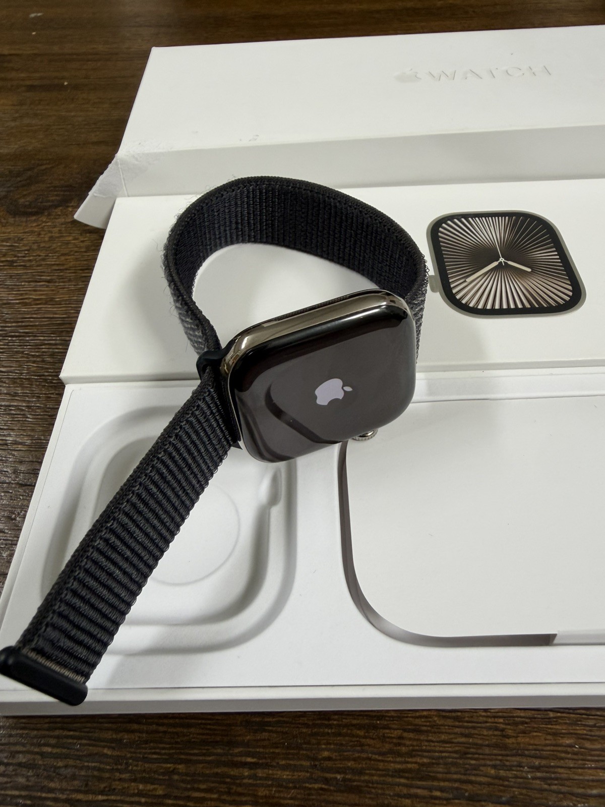 Apple Watch Series 10 42mm Natural Titanium – Near Mint!