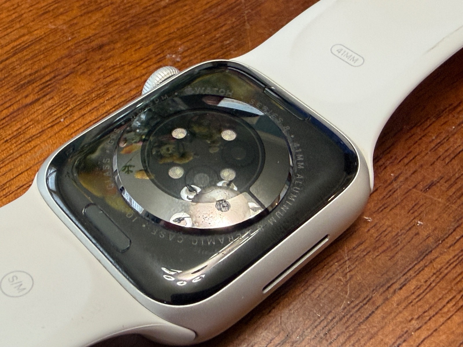 Apple Watch SE 3 40mm GPS Starlight w/ S/M Starlight Sport Band