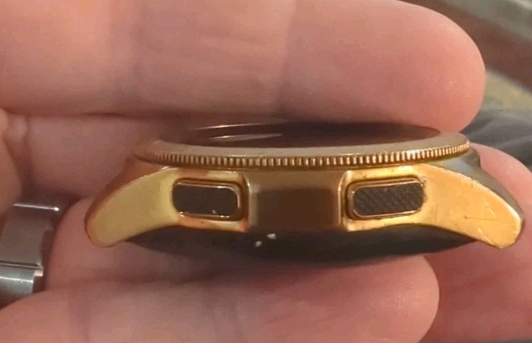 Samsung Galaxy Watch SM-R815u Rose Gold Finish-Working-Charging Base-No Band