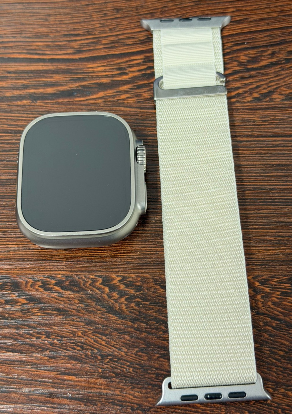 Apple Watch Ultra 49mm Titanium Case – White Trail Loop – Excellent Cond 86% Bat