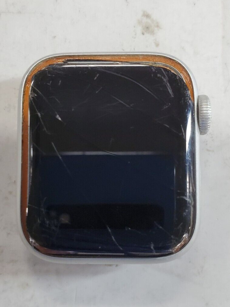 Apple Watch Series 6 40m A2293 GPS + Cellular Silver Aluminum – For Part – 37HN