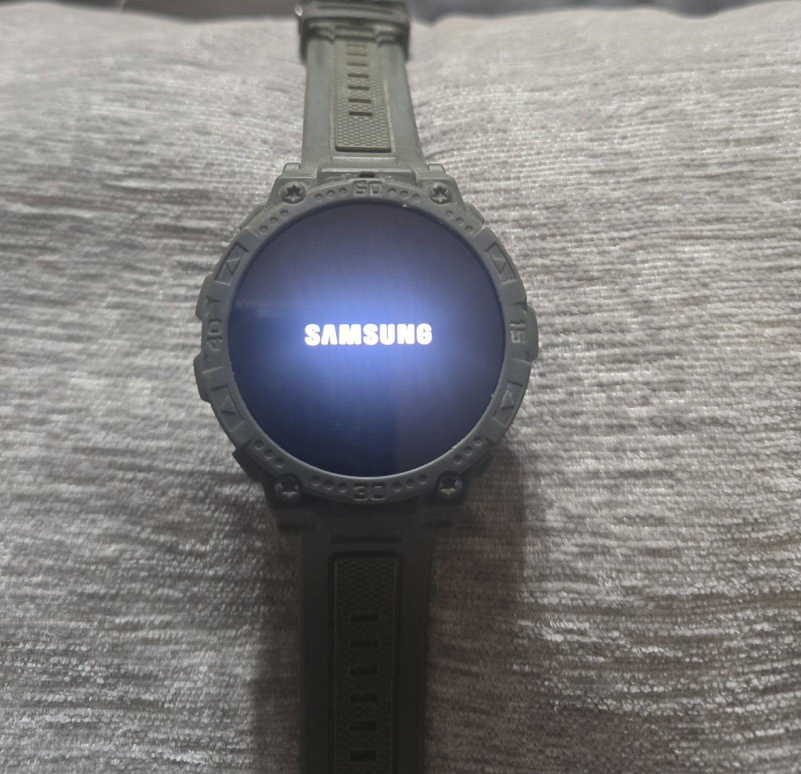 Samsung Galaxy Watch 6, 44mm Gray Silicone Band Bluetooth Android/ Wear OS 4GB