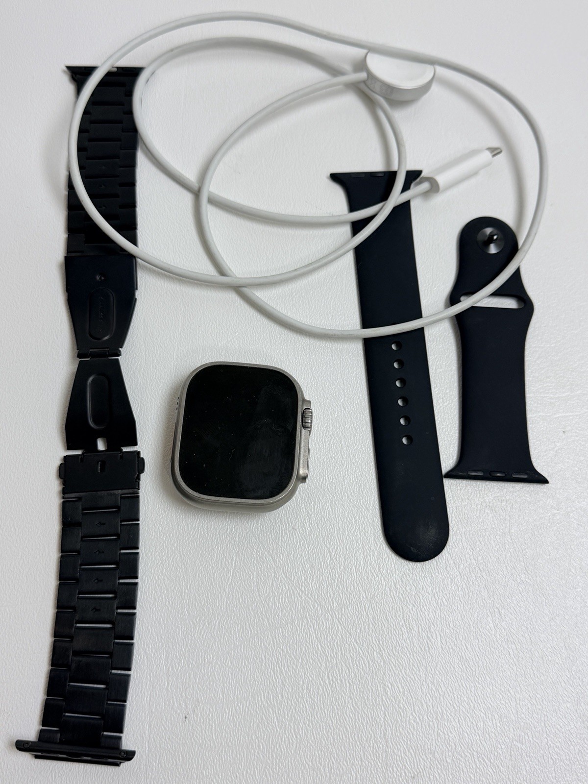 Apple Watch Ultra 1st Gen 49mm (Natural Titanium, Unlocked) – 85% battery health