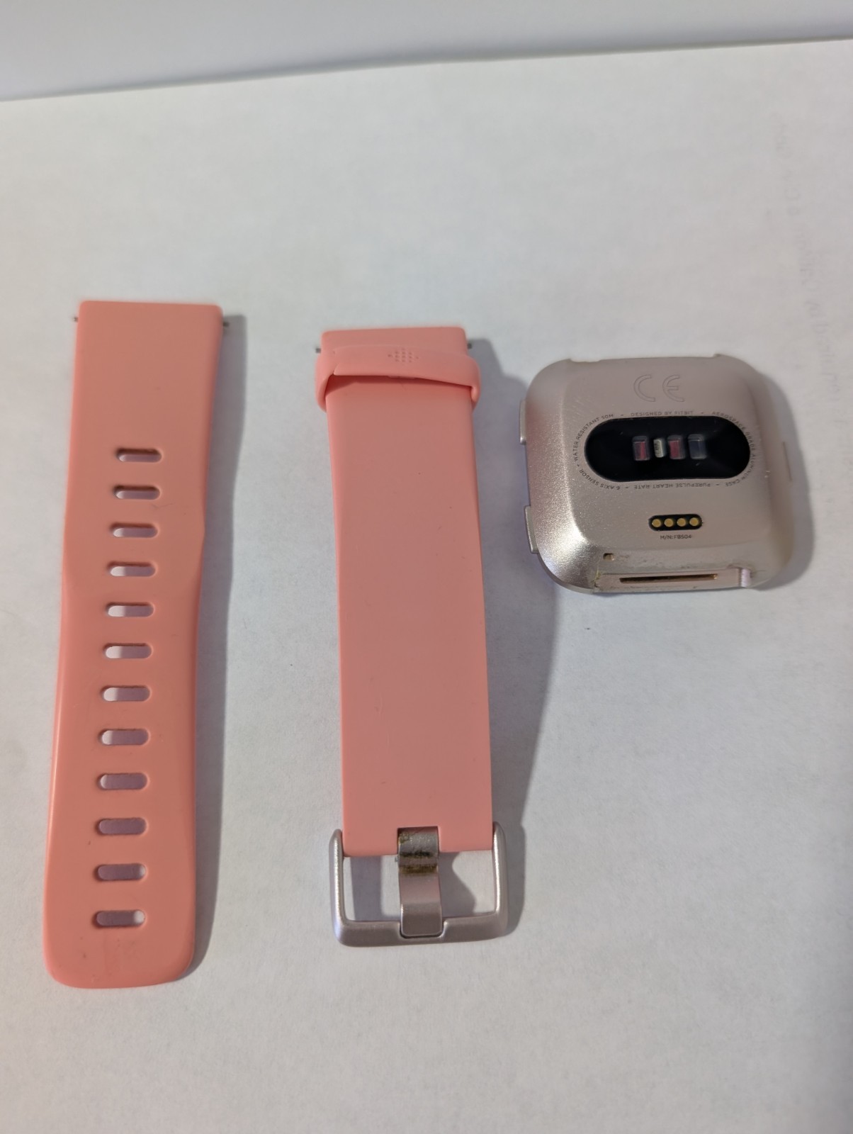 Fitbit Versa 40mm Smartwatch Gold Aluminum Case Pink Silicone Band