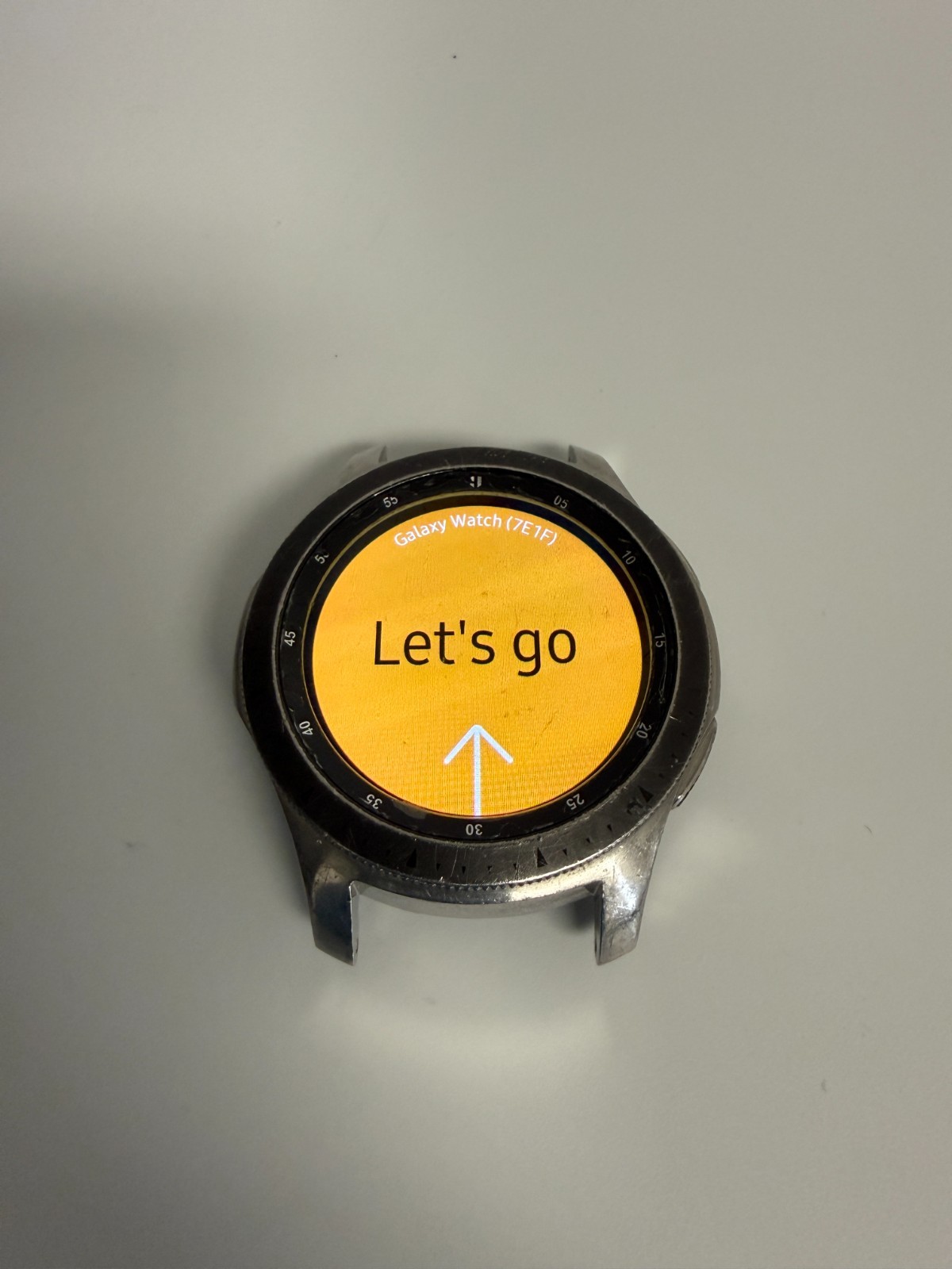 Samsung Galaxy Watch Wi-Fi Bluetooth 46mm Silver – Fair – Minor screen flaw