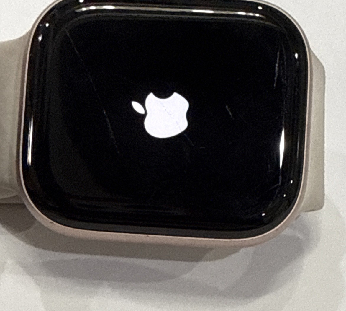 Apple Watch Series 11 42mm GPS Rose Gold Starlight Sport S/M MEU04LW/A 2025
