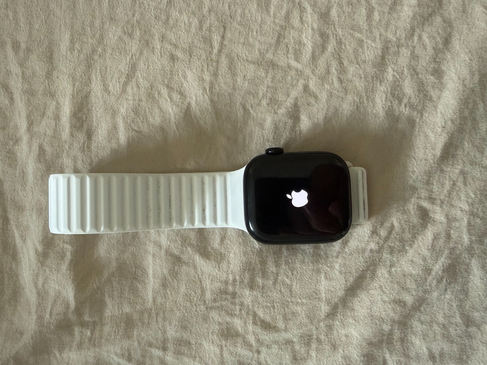Apple Watch Series 11 42mm Black Aluminum GPS – FOR PARTS READ