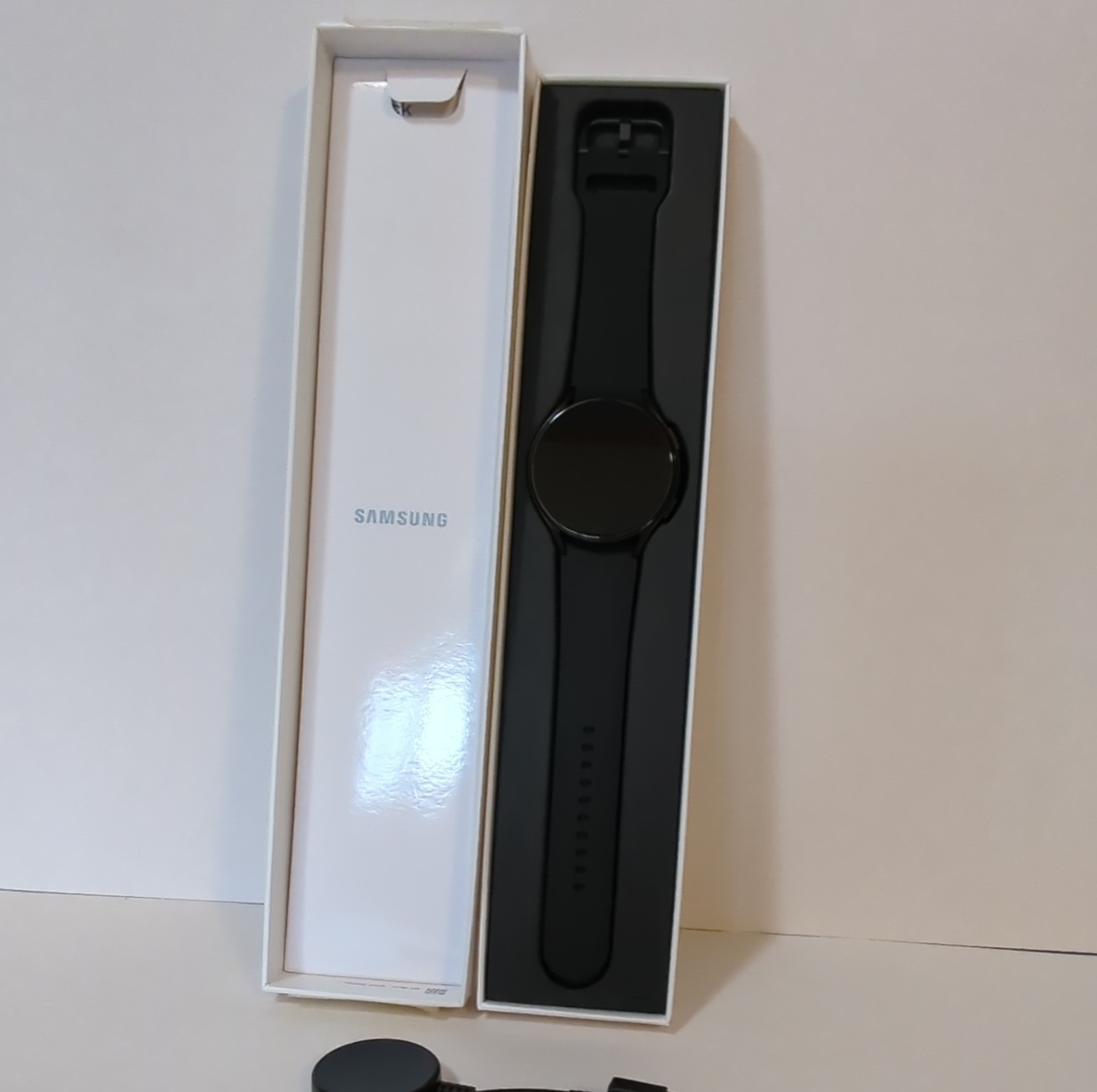 Samsung Galaxy Watch4 44mm 16GB Black Bluetooth Wi-Fi GPS Smartwatch