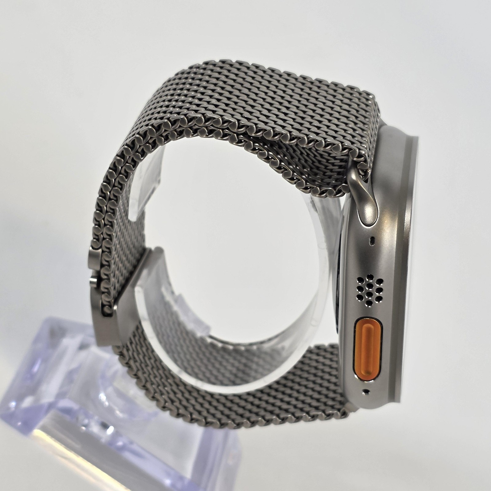 Apple Watch (Ultra 2) 49mm Natural Titanium (LTE) w/ Milanese Loop – Excellent