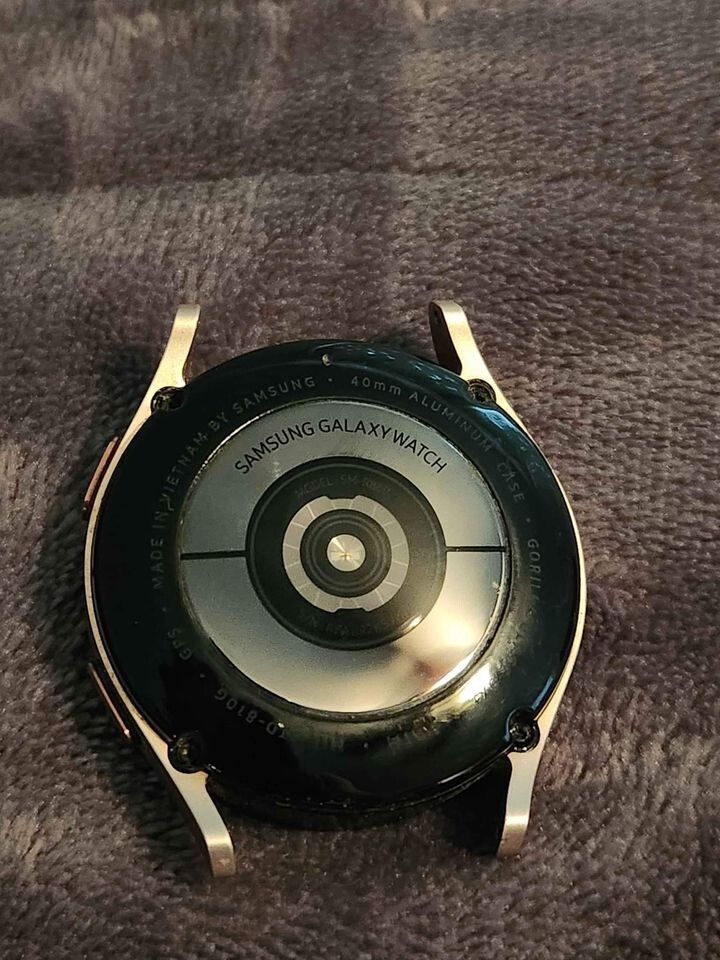 Samsung Galaxy Watch 4 – 40mm Rose Gold Pink
