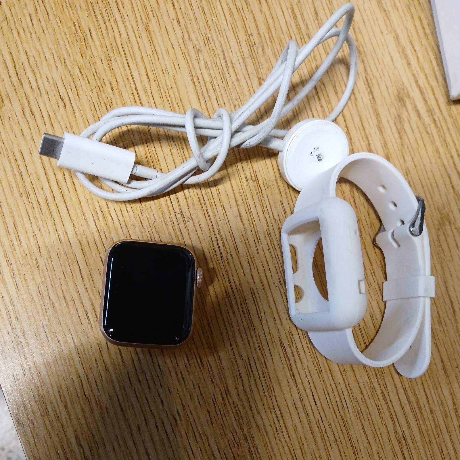 Apple Watch Series 6 40mm A2291 Fair Condition | Aluminum w/ Band | GPS ONLY