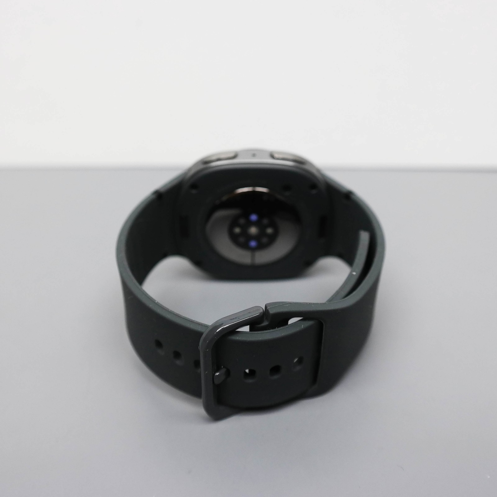 Samsung Galaxy Watch8 SM-L325U 40mm LTE Aluminum Smartwatch – Graphite