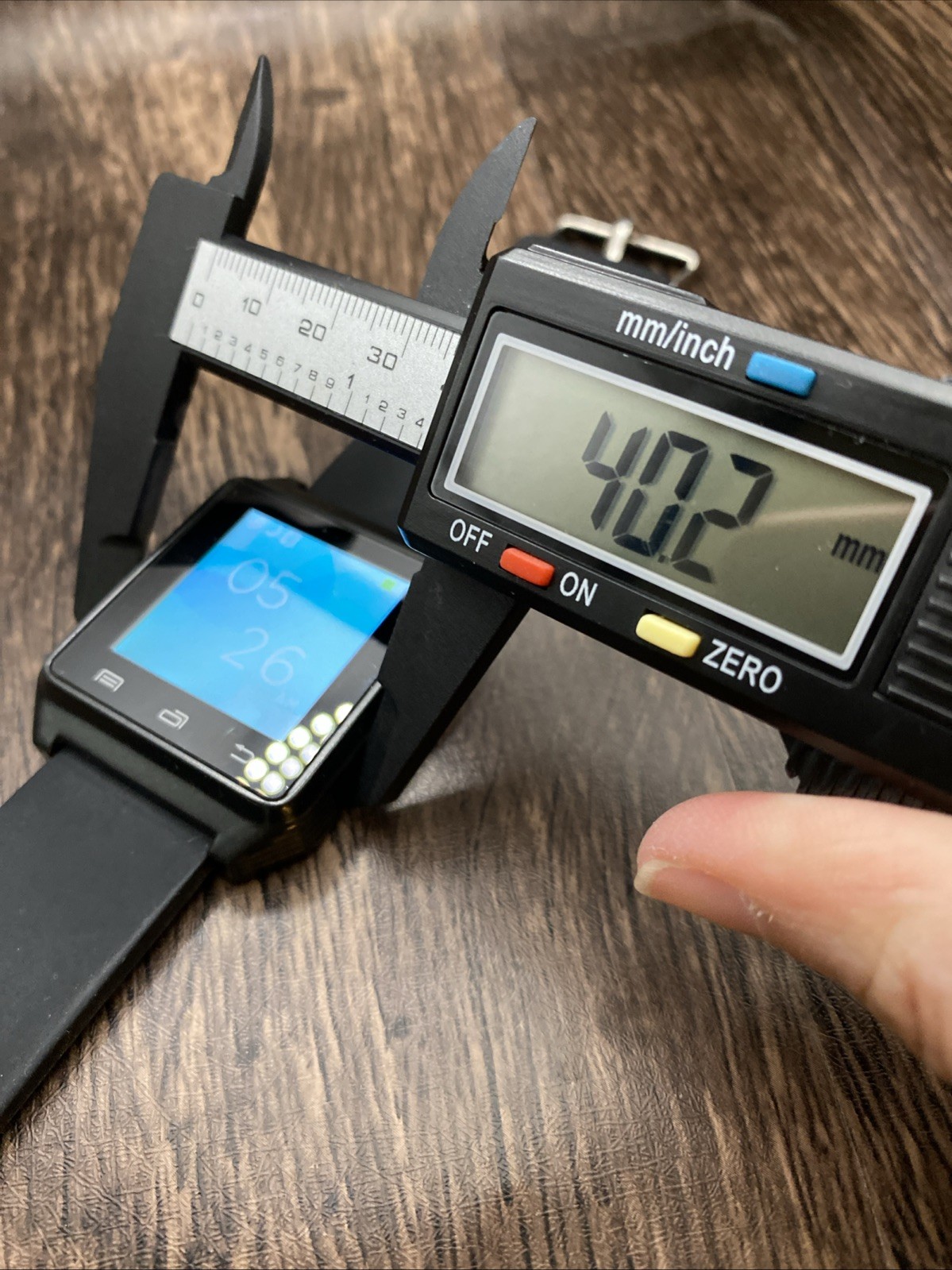 Q7 Smart Watch iOS And Android Compatible Black Model 3326