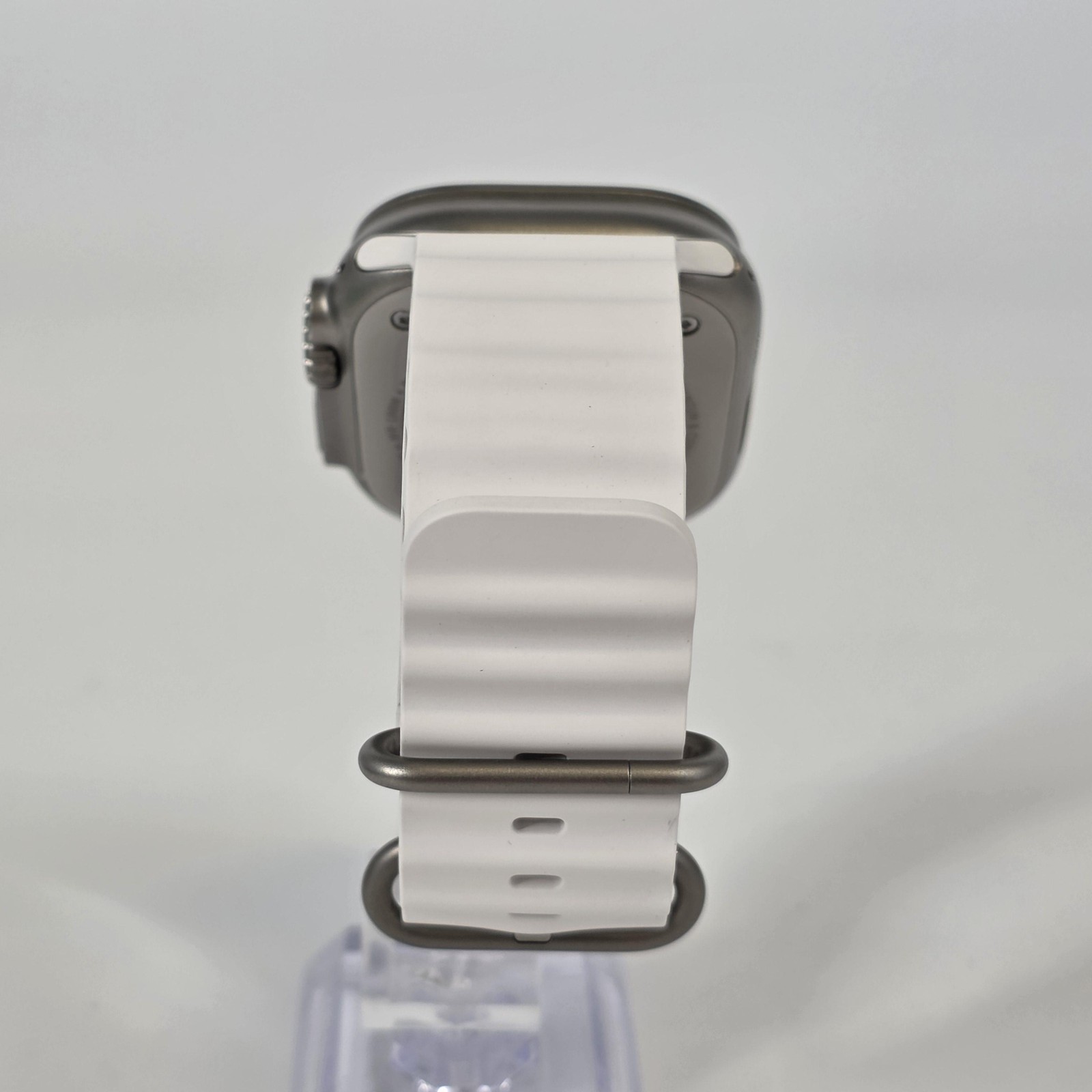 Apple Watch (Ultra) 49mm Titanium (LTE) w/ White Ocean Band – Excellent