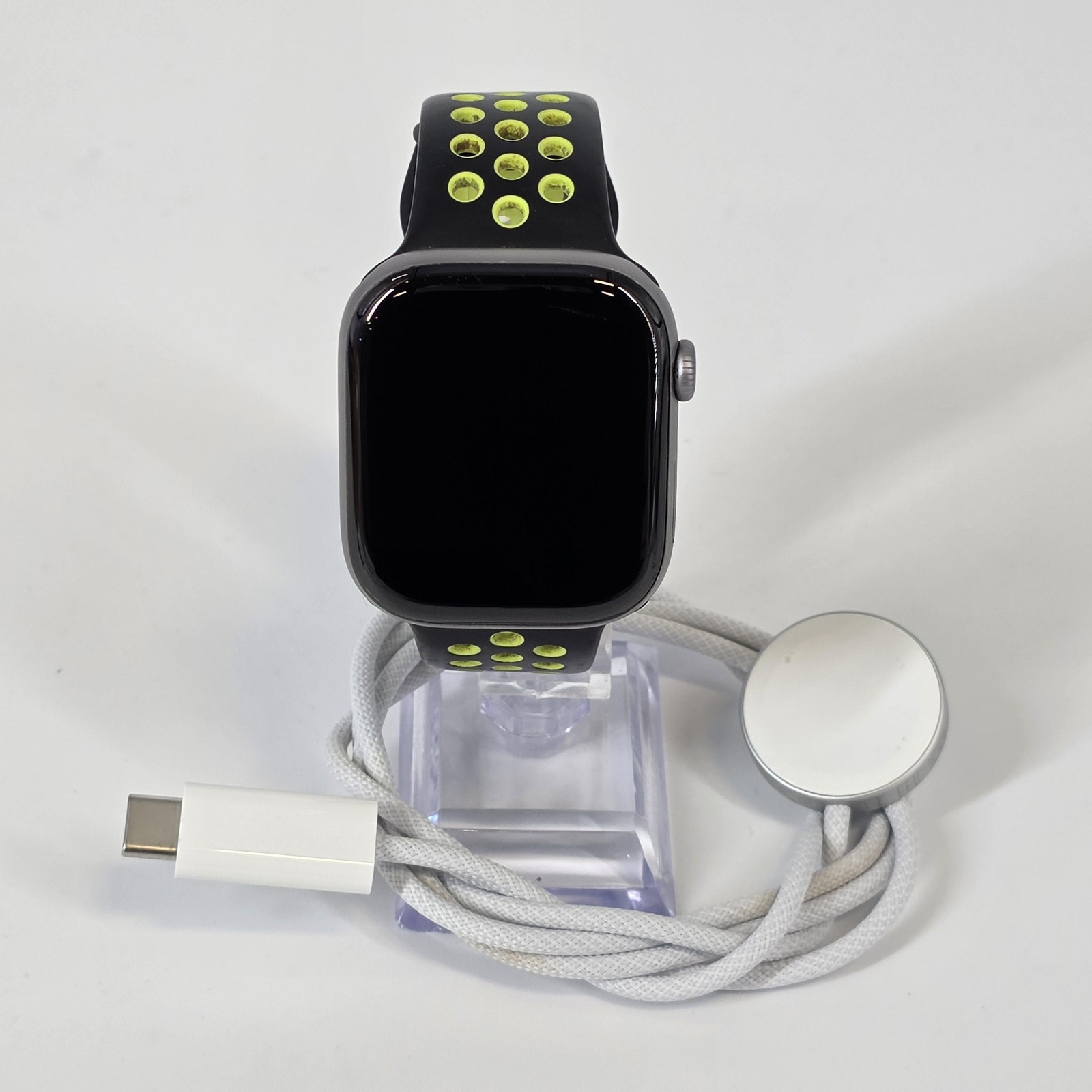 Apple Watch (Series 11) 46mm Silver Aluminum (GPS) w/ Black Nike Sport – Good