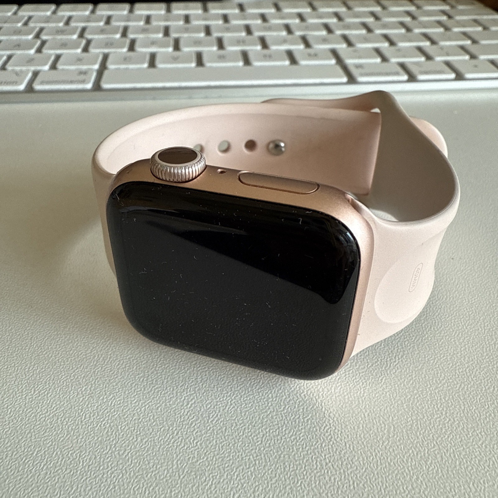 `Lot of 3 Apple Watch Series 6 & 3 – 38mm Parts Or Repair