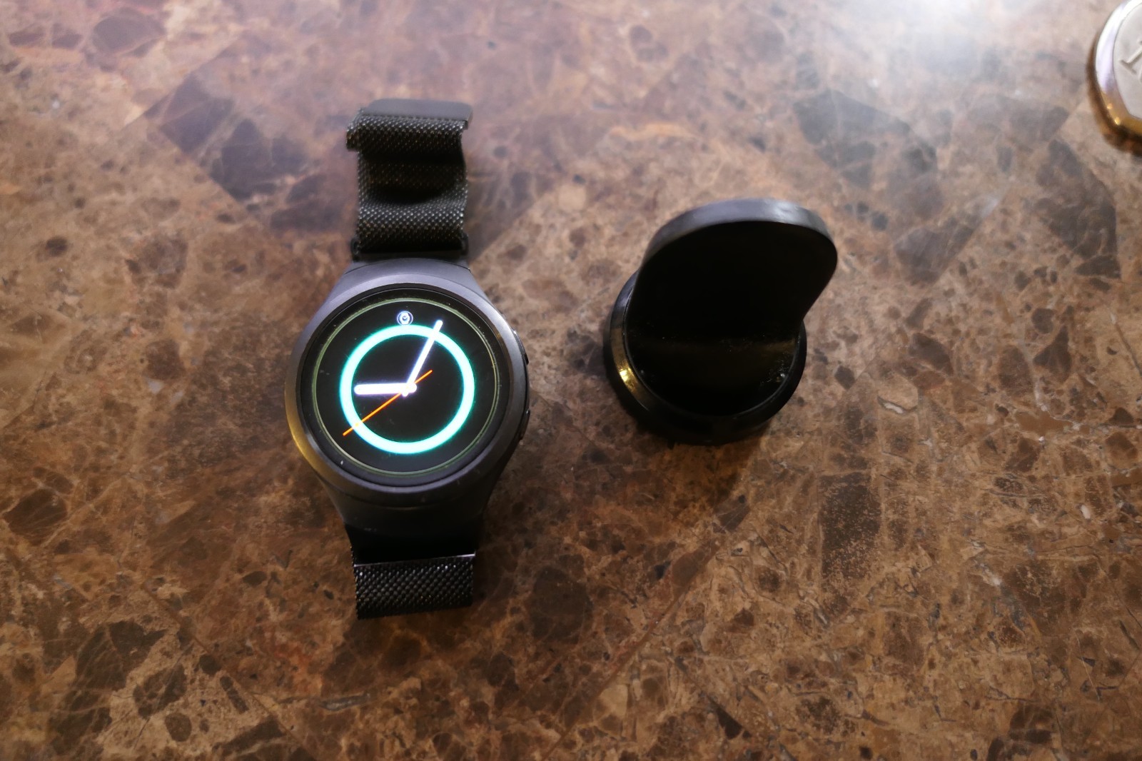 Samsung Gear S2 SM-R730V Smartwatch Black Stainless Steel W/ Charging Stand