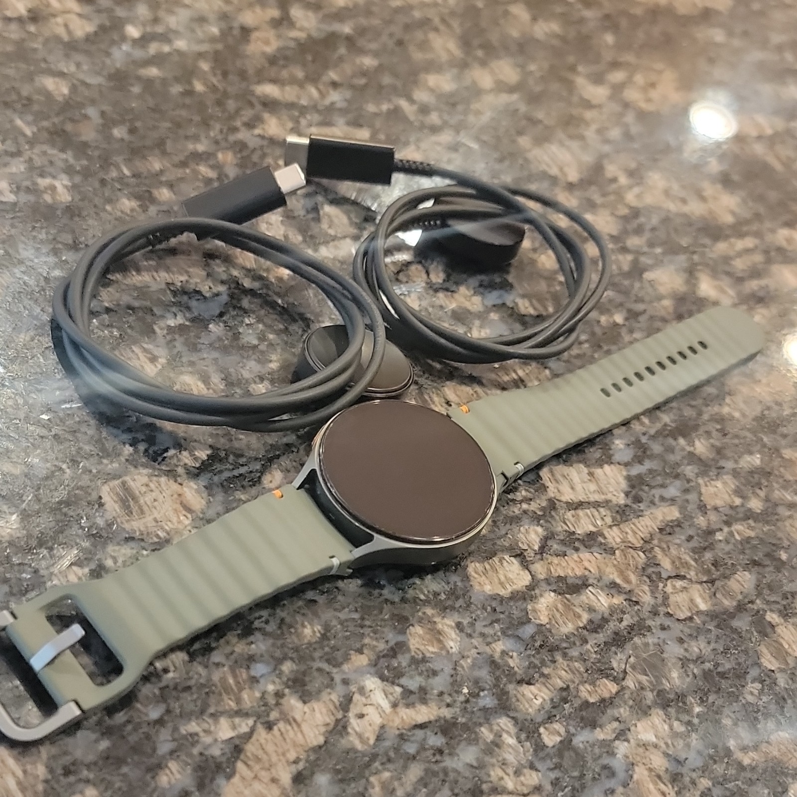 Samsung Galaxy Watch5 Pro 44mm Bluetooth 16GB Gray Case Green Band + Chargers