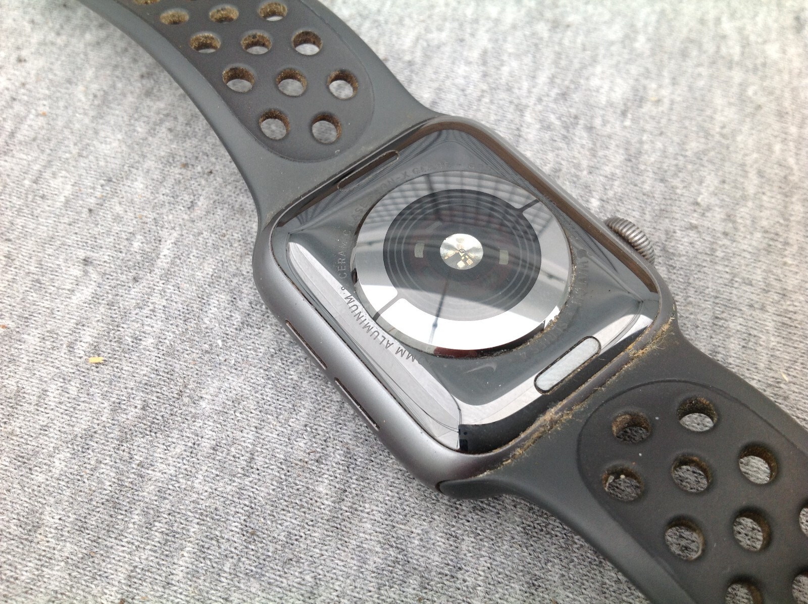 Apple Watch Series 4 Nike 40mm Aluminum & Ceramic Case 10NX Glass GPS LTE WR 50