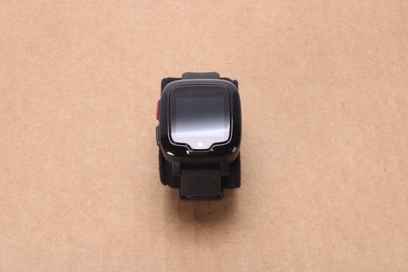 Freedom Guardian FRDM01B0418 Smartwatch With Charging Base Bundle – Fair