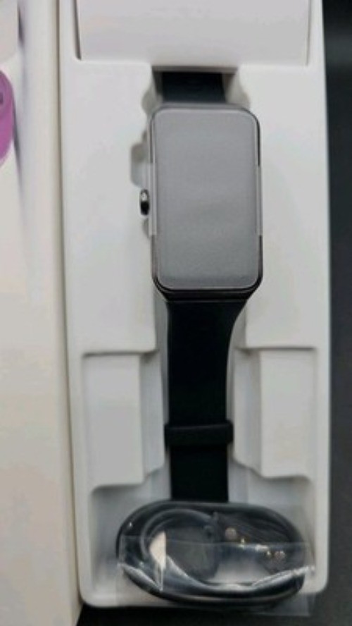 Fitness Tracker Smart Watch With Bluetooth 1.47″ Full-Color Screen Magnetic Char