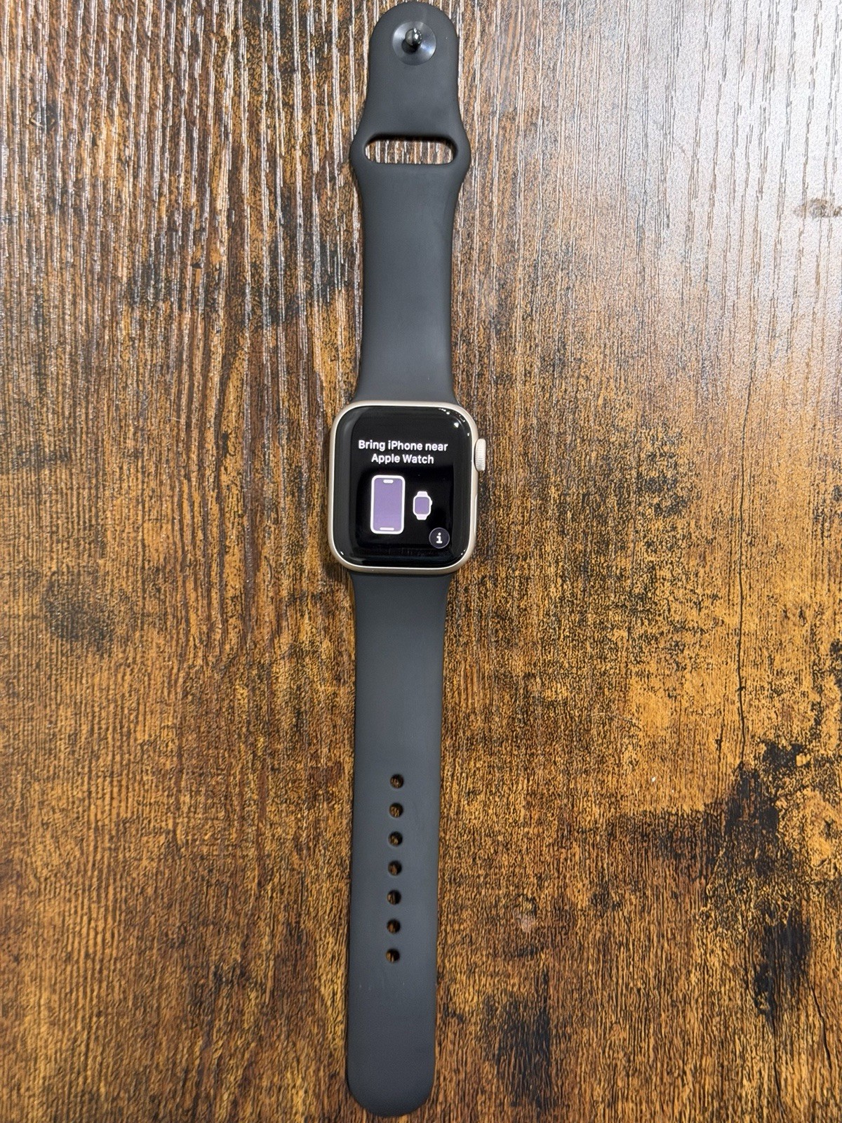 Apple Watch SE 3 A3324 40mm GPS Starlight Aluminum – Black Sport Band