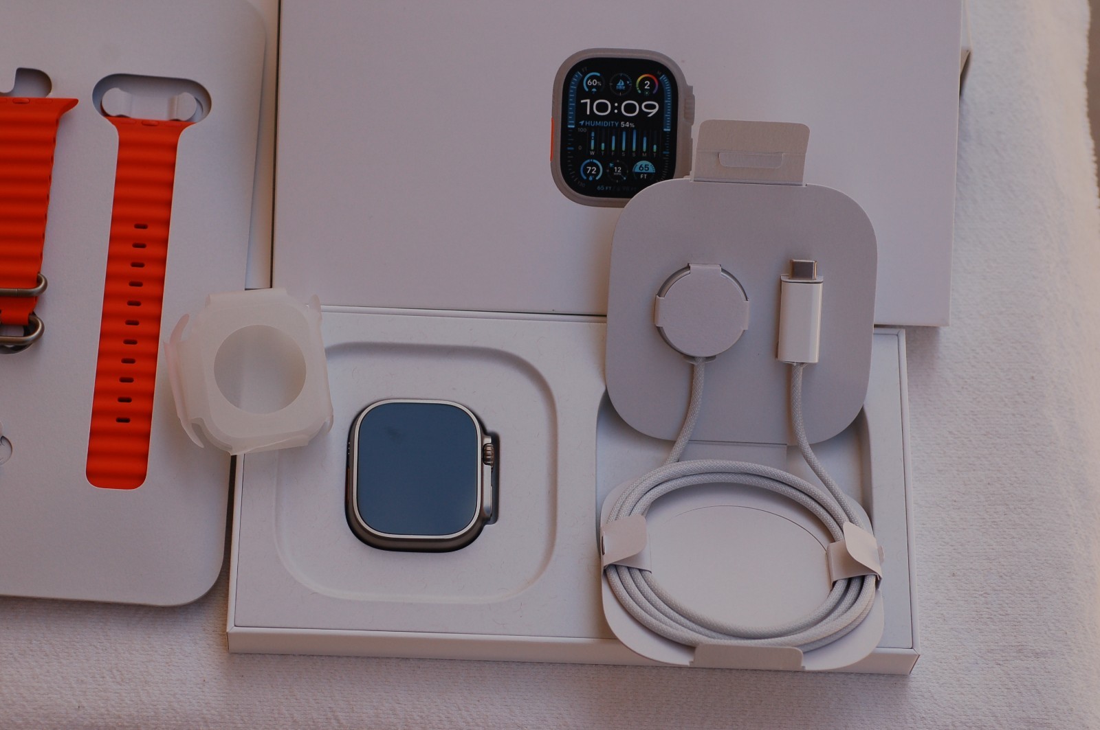 Apple Watch Ultra 2 49mm GPS/Cellular Natural Titanium Orange Ocean Band +Extras