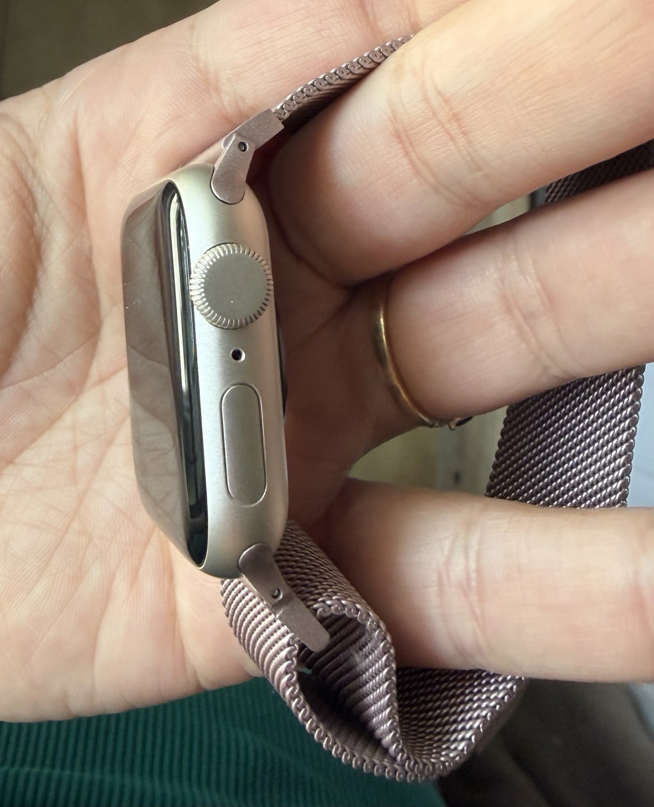 Apple Watch SE GPS 40mm Starlight Aluminum Case Starlight Sport Band S/M