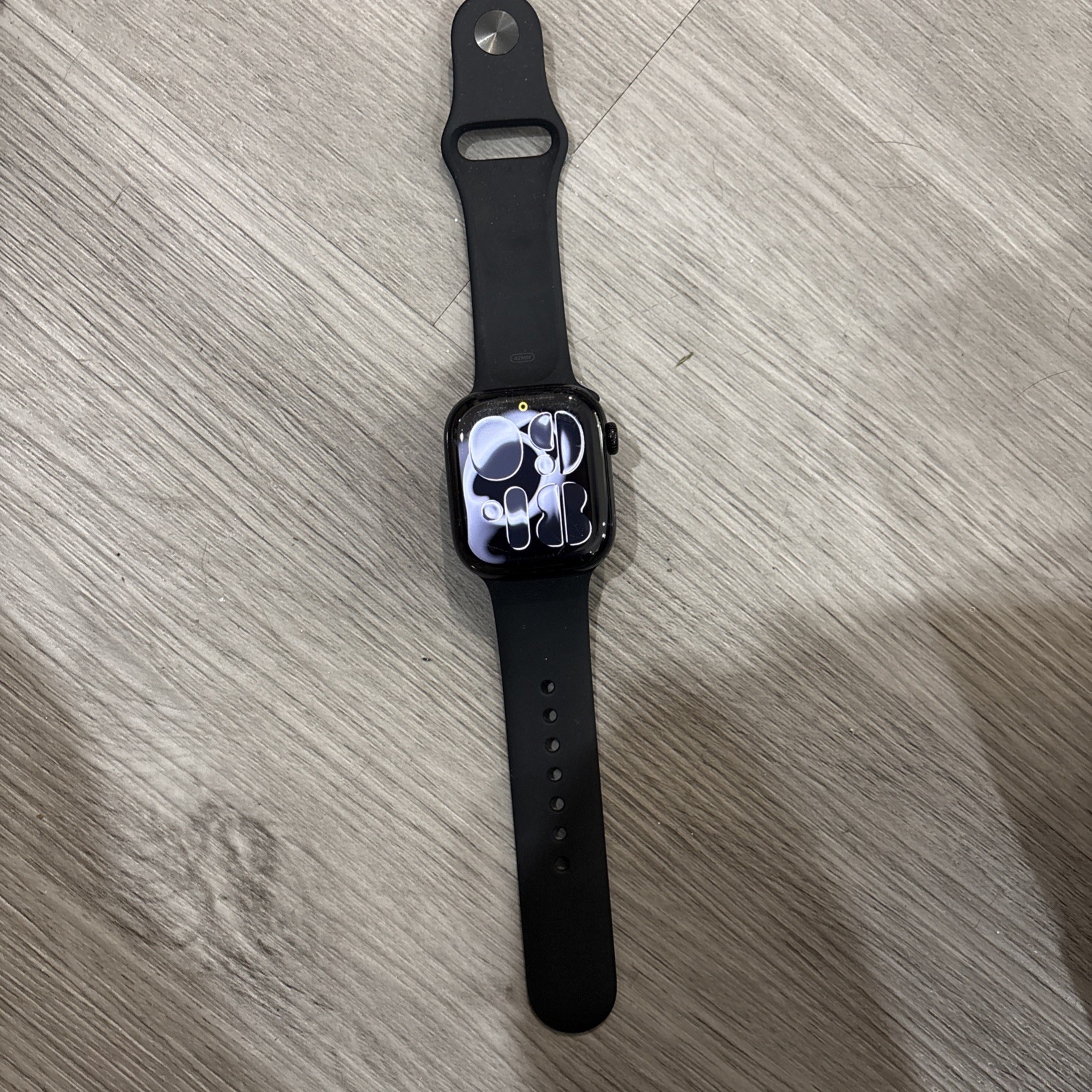 Apple Watch Series 11 42mm Jet Black Aluminum – Black Sport Band