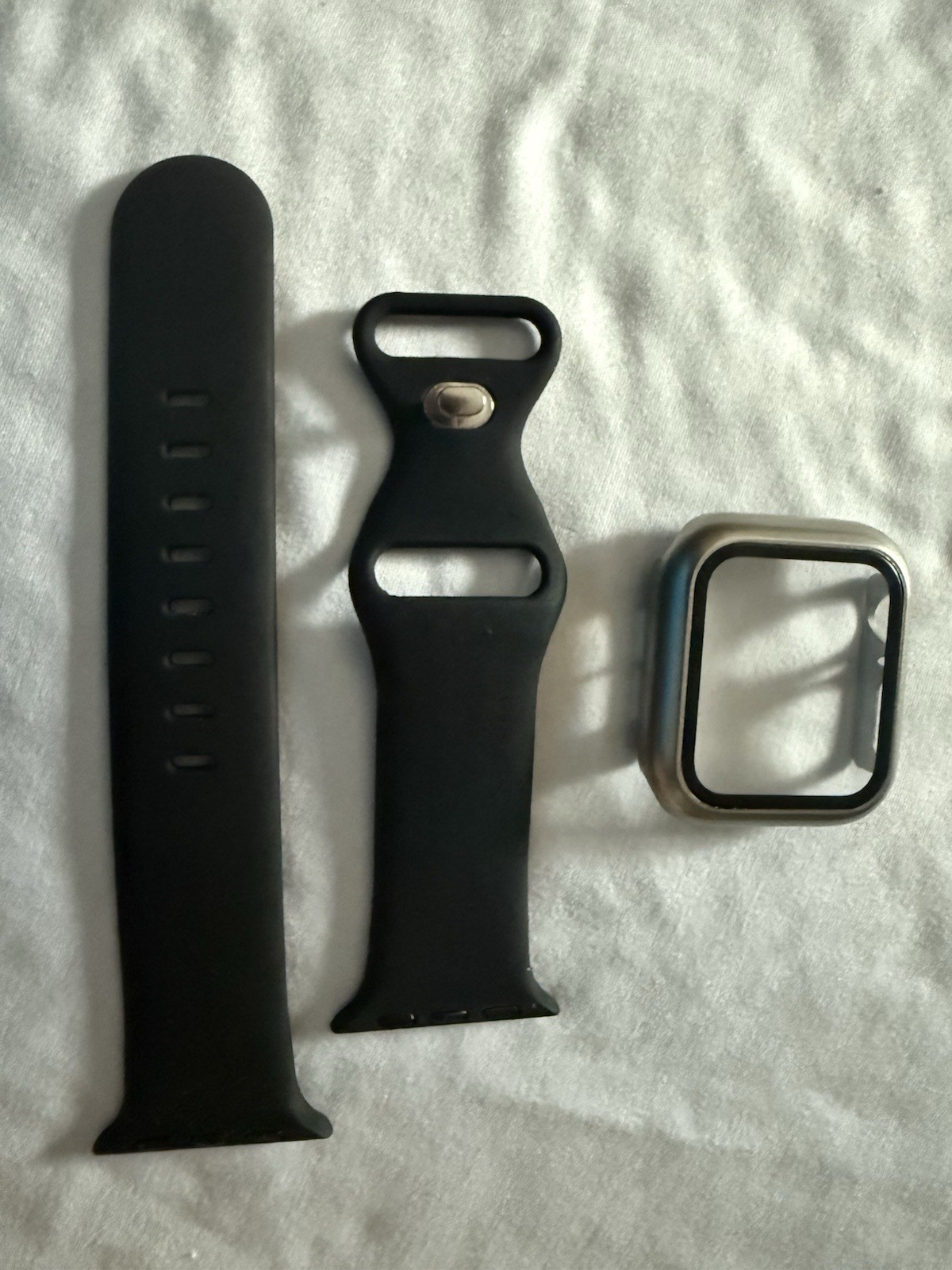 Apple Watch 5 40mm Black Aluminum Case Black Silicone Band Touchscreen Unlocked