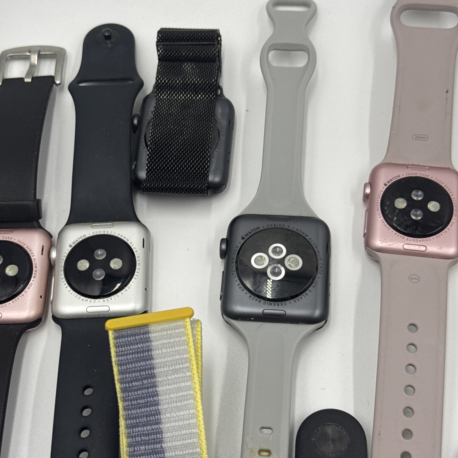 Lot of 24 Apple Watches Series SE, 6, 3, 2 & 1 + Samsung Watch’s Parts/Repair⚠️