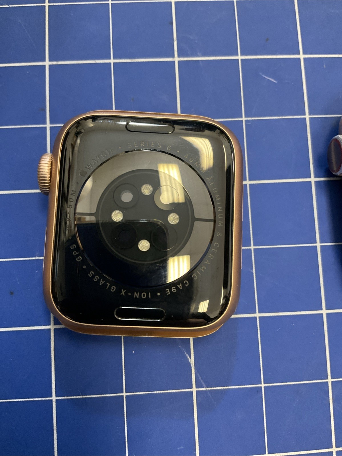 Apple Watch Series 6 40mm Gold Aluminum E421
