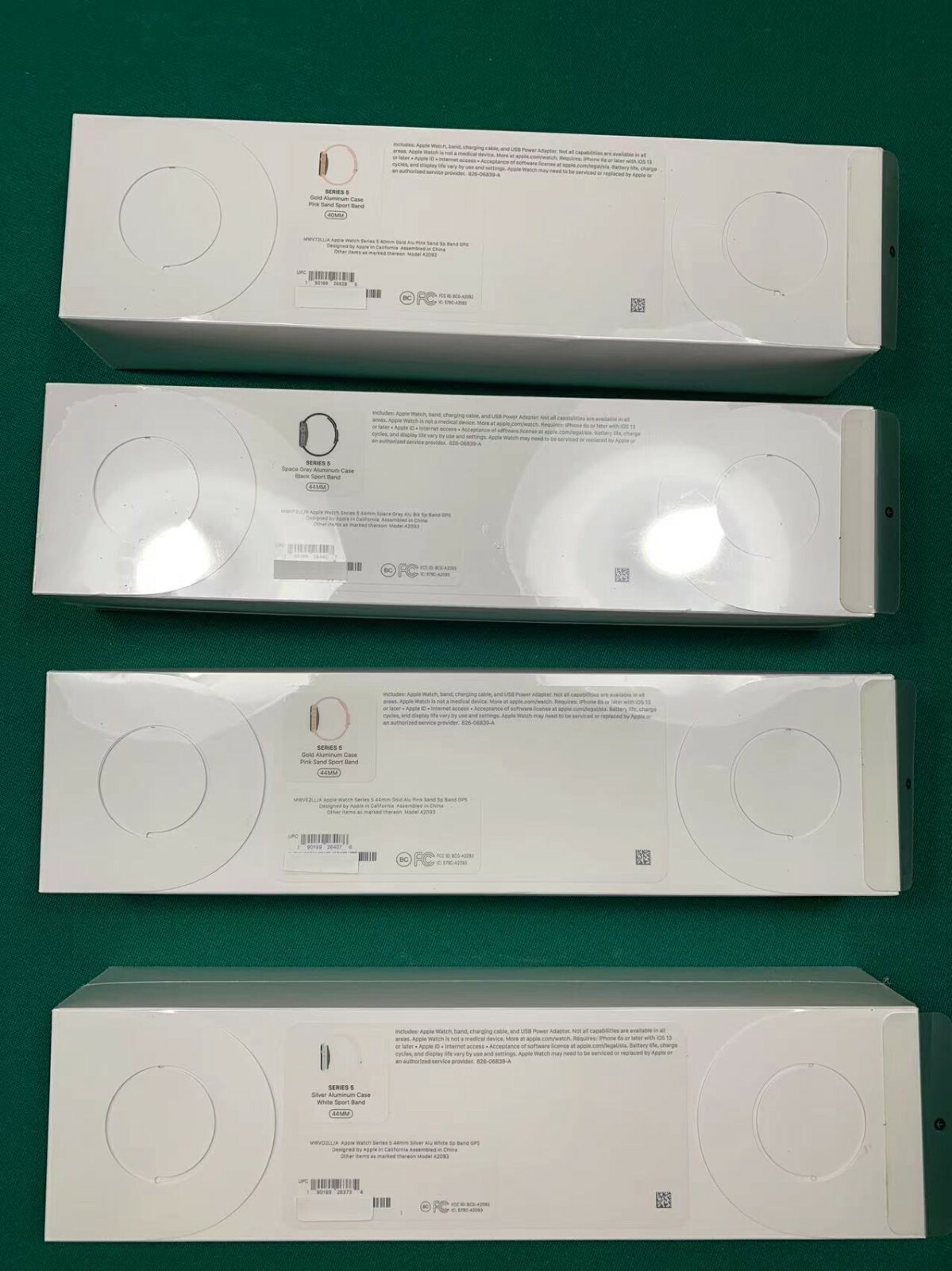 Apple Watch Series 5 GPS Gold/Silver/Gray 40mm/44mm Pink/Black/White Sport Band