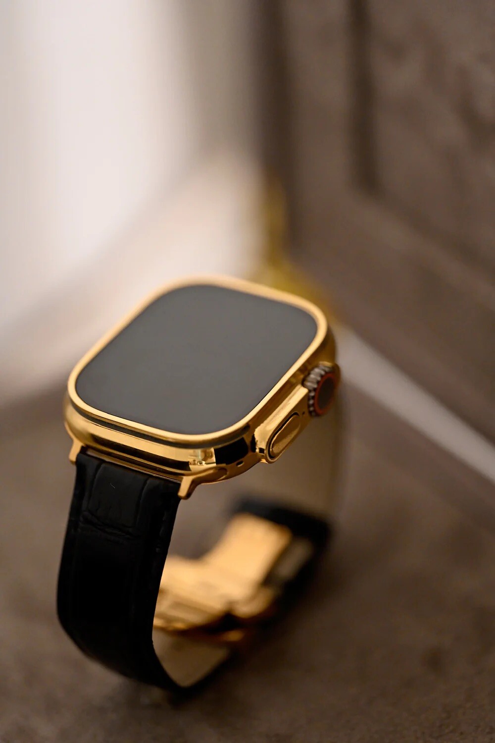 24k Gold Plated Apple Watch ULTRA 3 49mm Black Leather Band 24k Gold Buckle