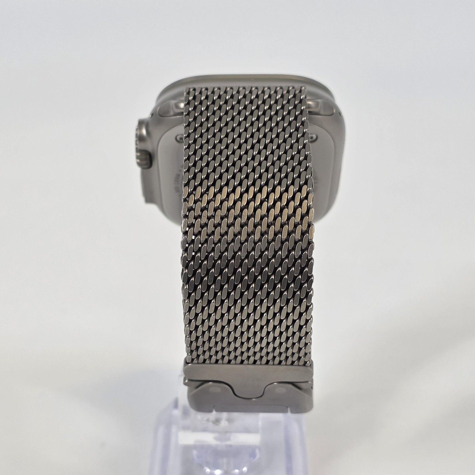 Apple Watch (Ultra 2) 49mm Natural Titanium (LTE) w/ Milanese Loop – Excellent