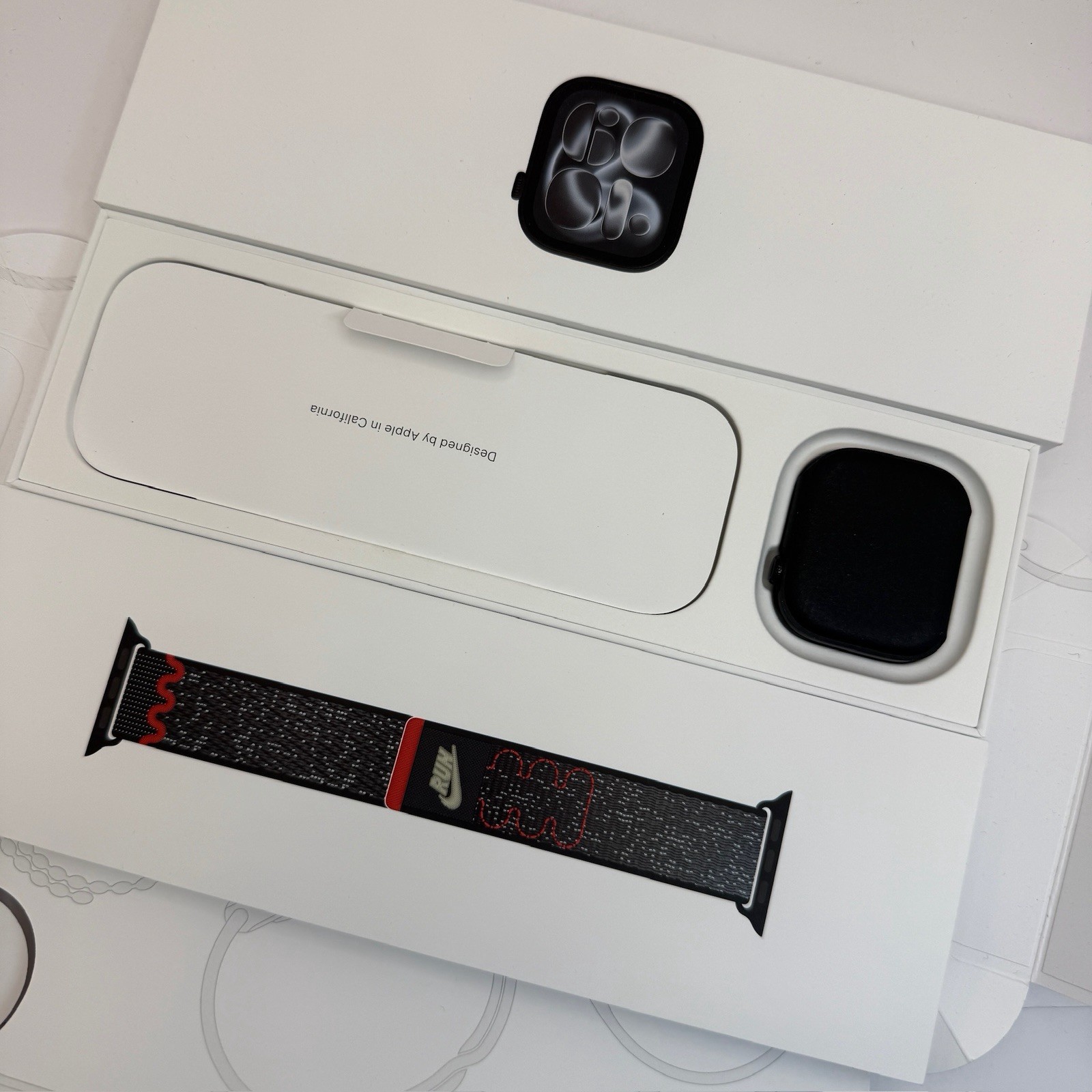 Apple Watch Series 11 GPS+Cellular 46MM Jet Black Aluminum Black Nike Sport Band