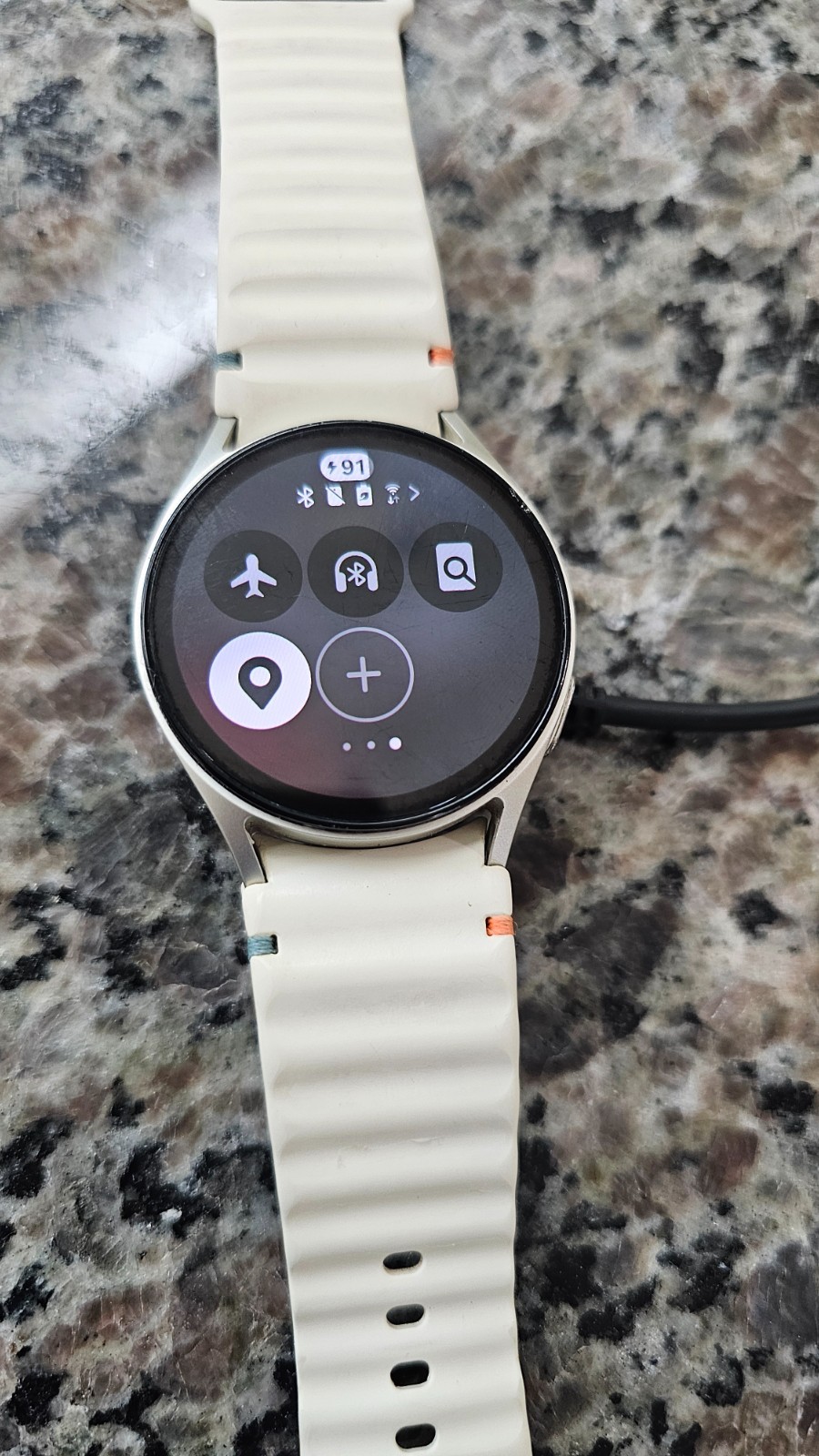 SAMSUNG GALAXY WATCH7 40mm GPS AI Smartwatch, 2024 – Unlocked. 2 chargers.