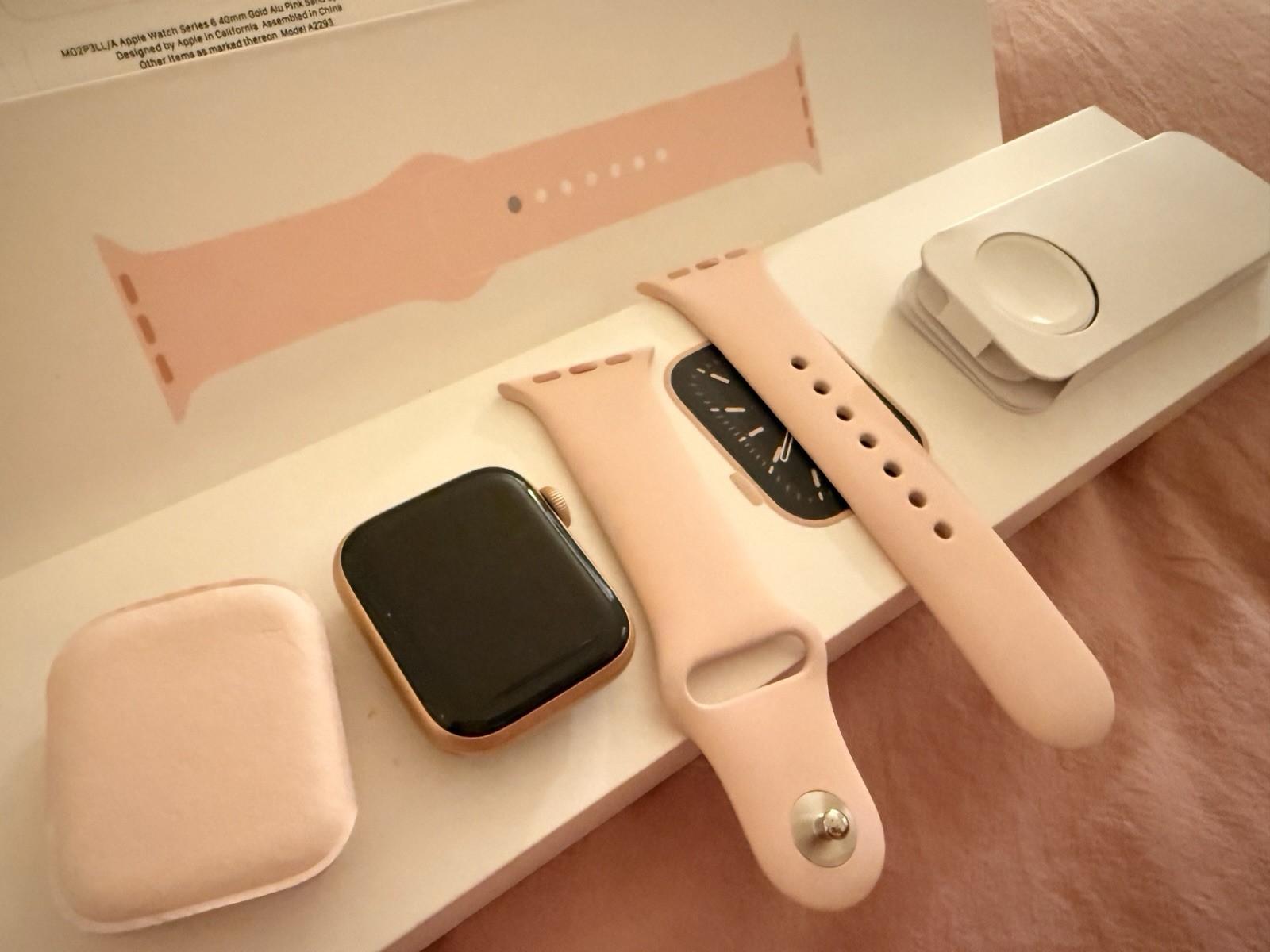 Apple Watch Series 6 40mm Gold Aluminum GPS+Cellular Pink Sand Band M02P3LL/A