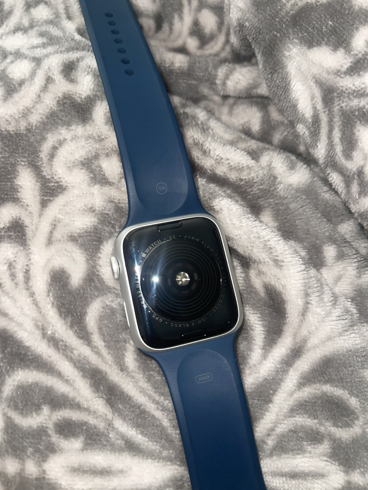 Apple Watch SE 44mm Silver Aluminum Case White Cellular Sport Band – (MYEM2LLA)