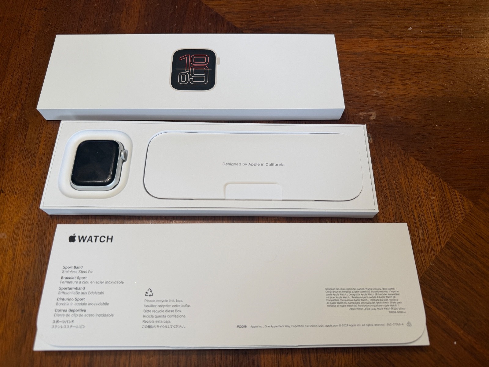Apple Watch SE 3 40mm GPS Starlight w/ S/M Starlight Sport Band