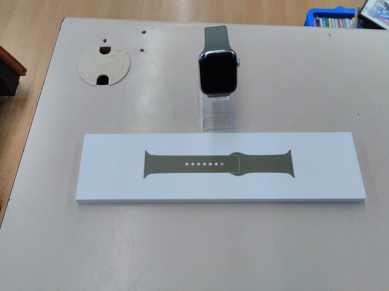 Apple Watch Series 6 32GB GPS LTE Silver Aluminum Smartwatch, Unlocked
