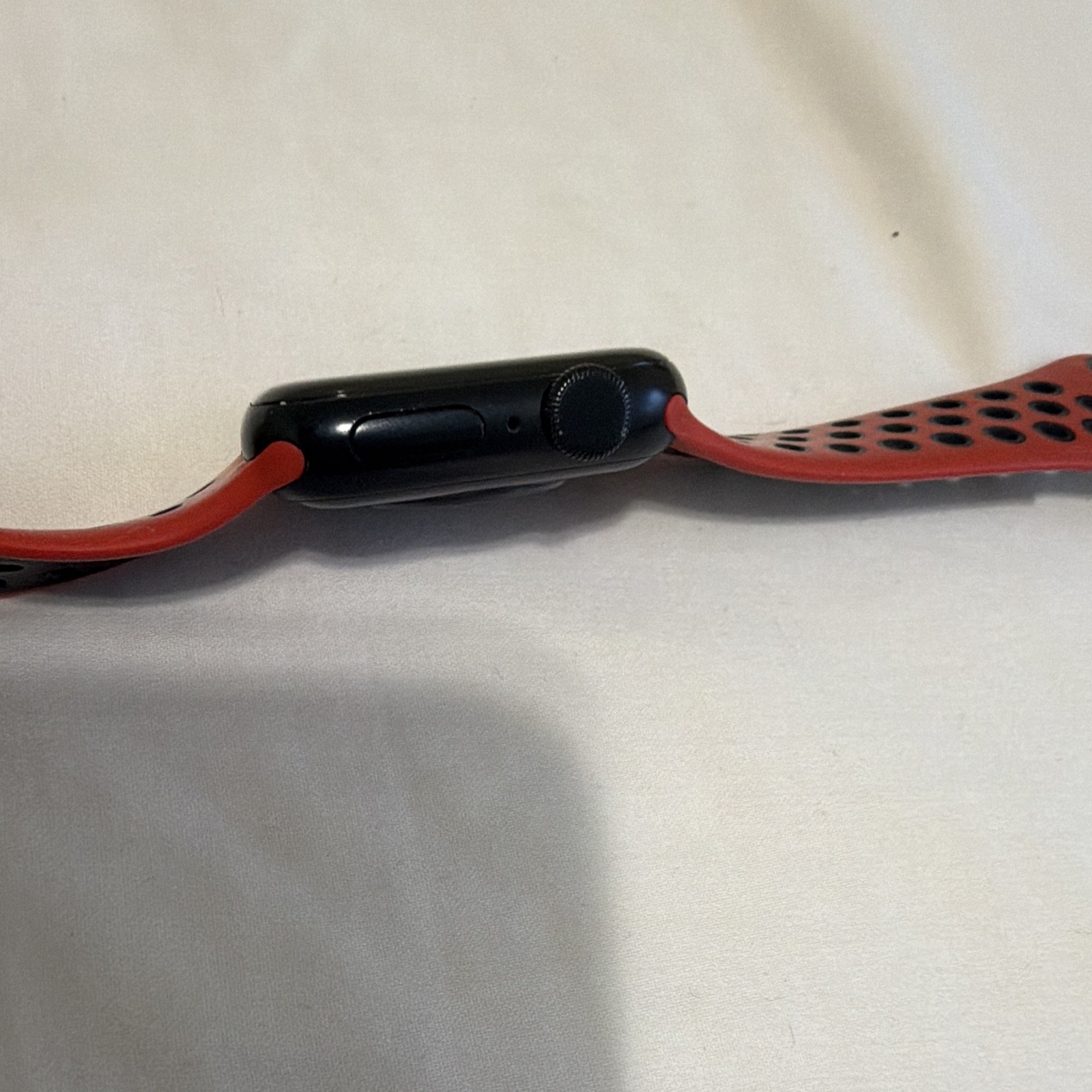Apple Watch SE 2 36mm Black Aluminum Case Red Silicone Band