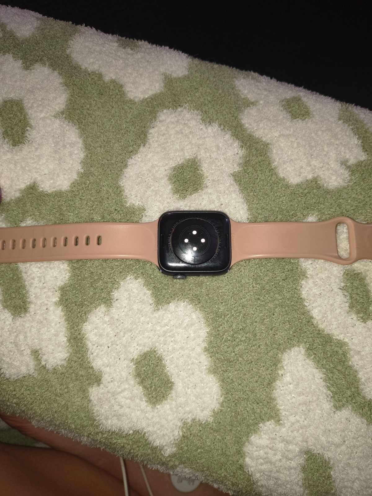 Apple Watch Series 6 44mm Space Gray Aluminum with band/cord/charge block