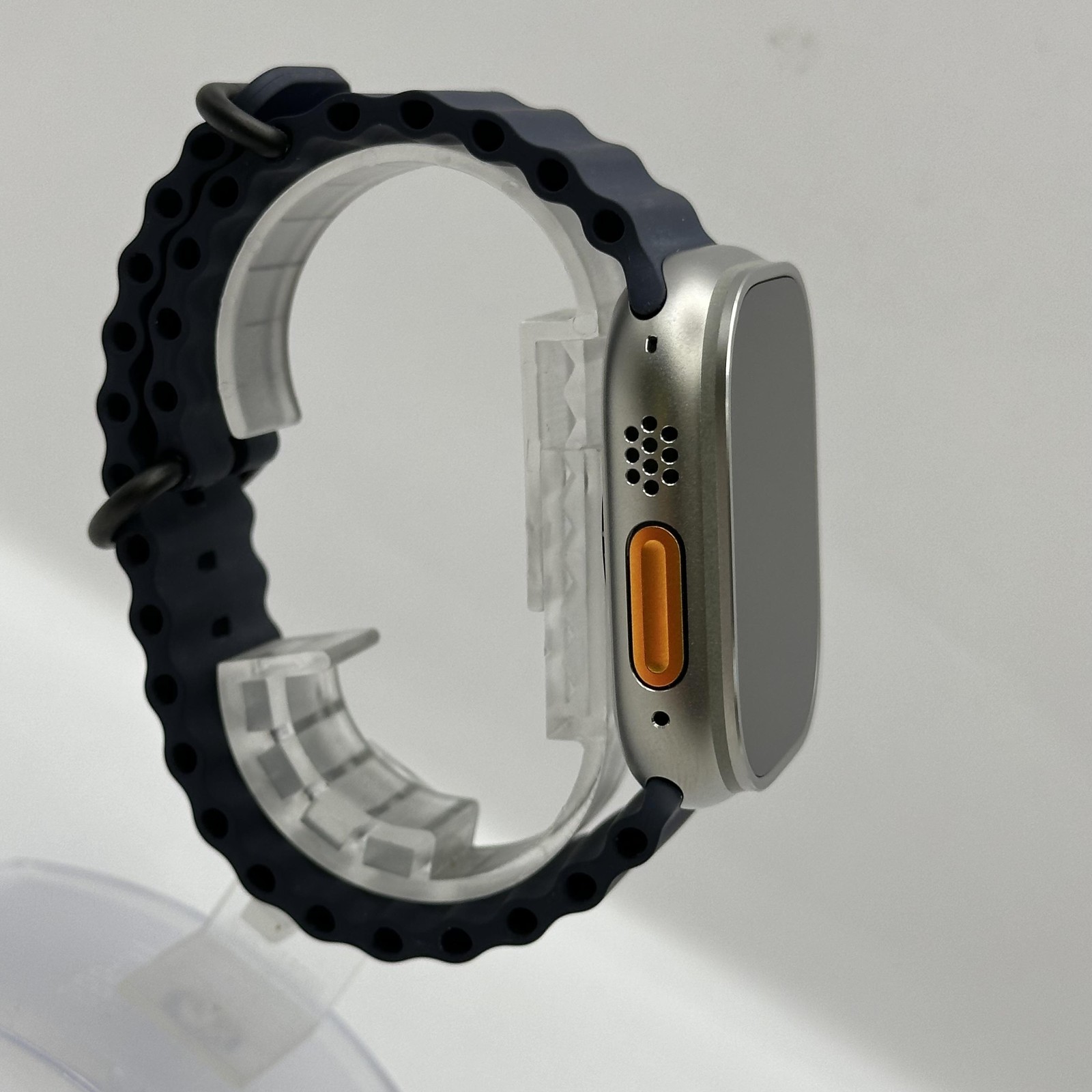 Apple Watch Hermès (Ultra 3) 49mm Natural Titanium (LTE) w/ Navy Ocean – 9/10